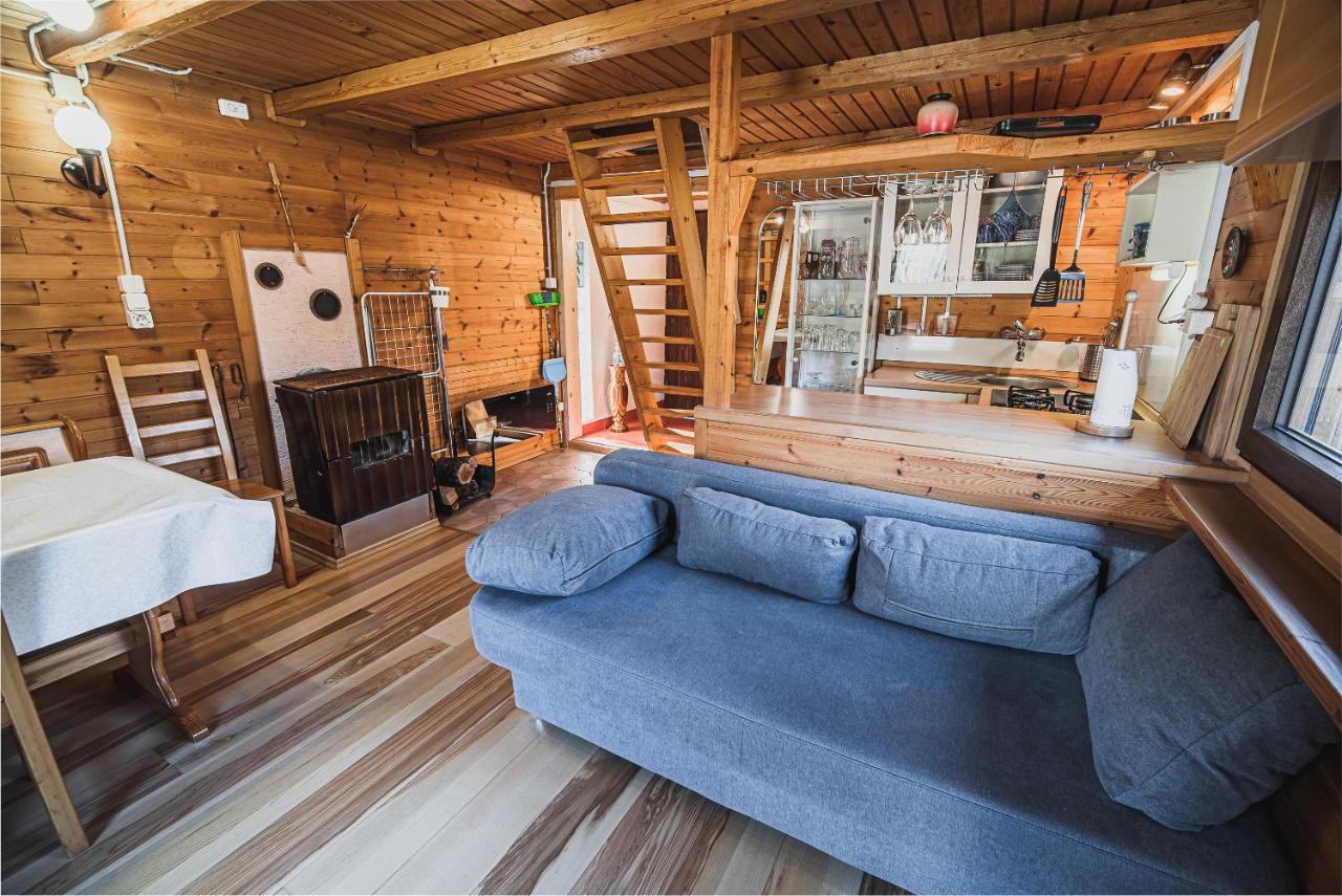 Wooden Cabin Zurej With Hot Tub Bukovje v Babni Gori Ngoại thất bức ảnh