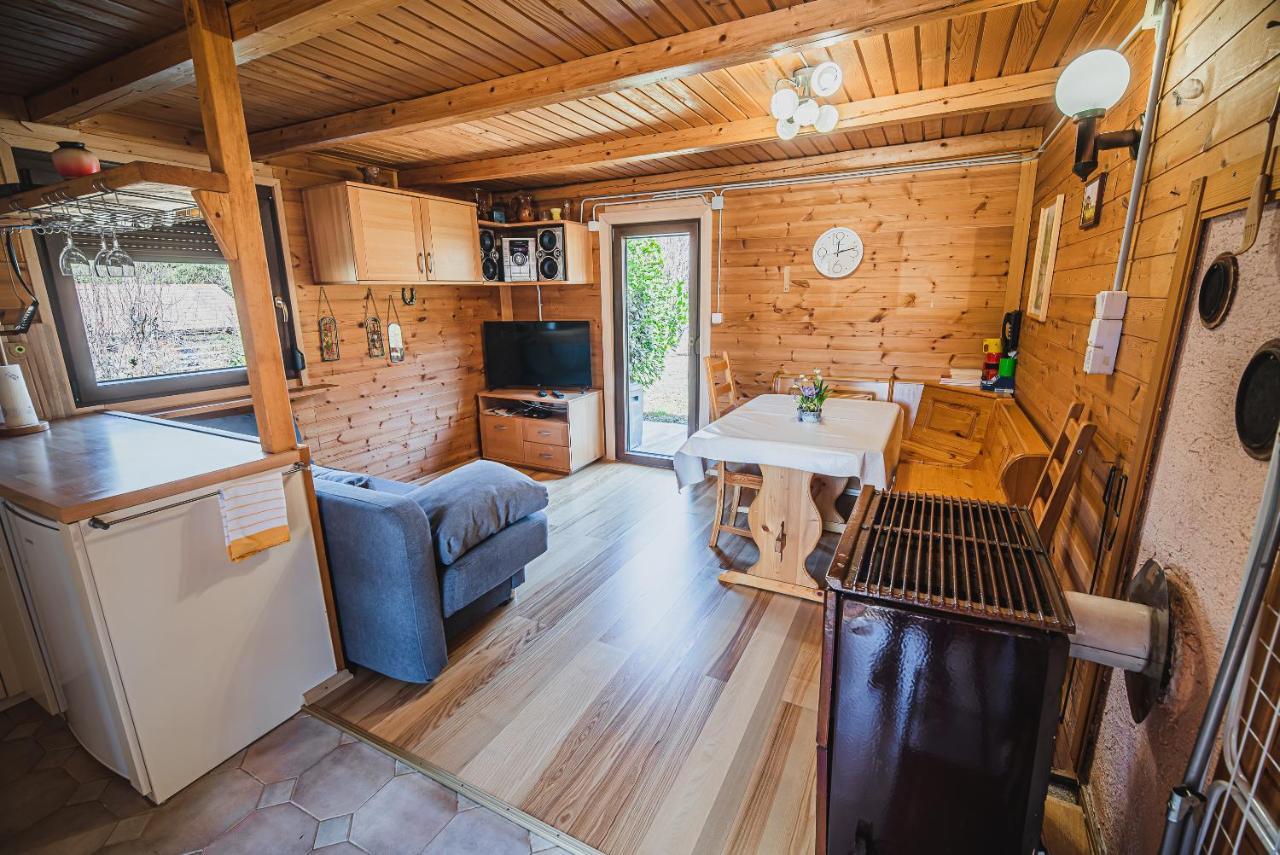 Wooden Cabin Zurej With Hot Tub Bukovje v Babni Gori Ngoại thất bức ảnh