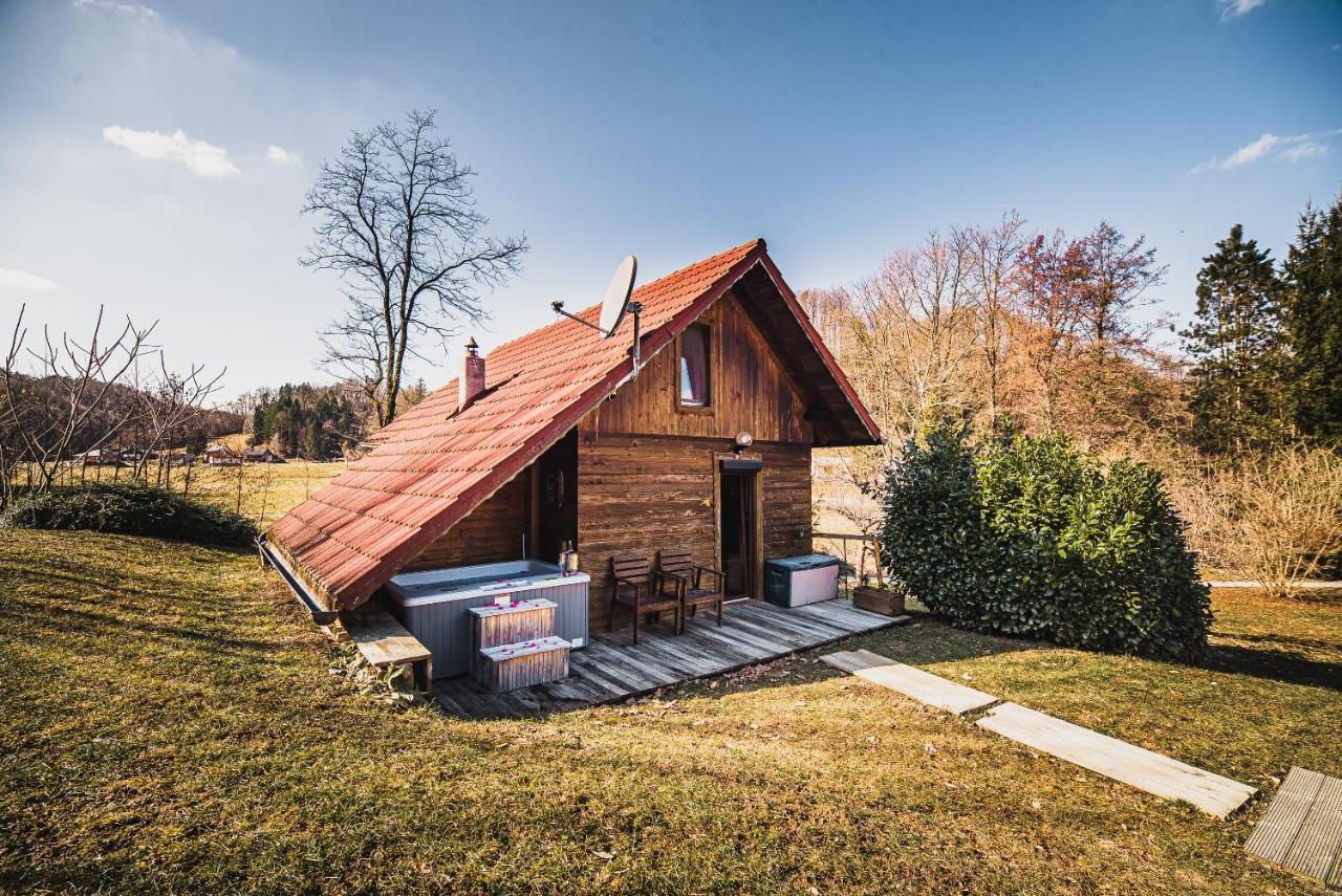 Wooden Cabin Zurej With Hot Tub Bukovje v Babni Gori Ngoại thất bức ảnh