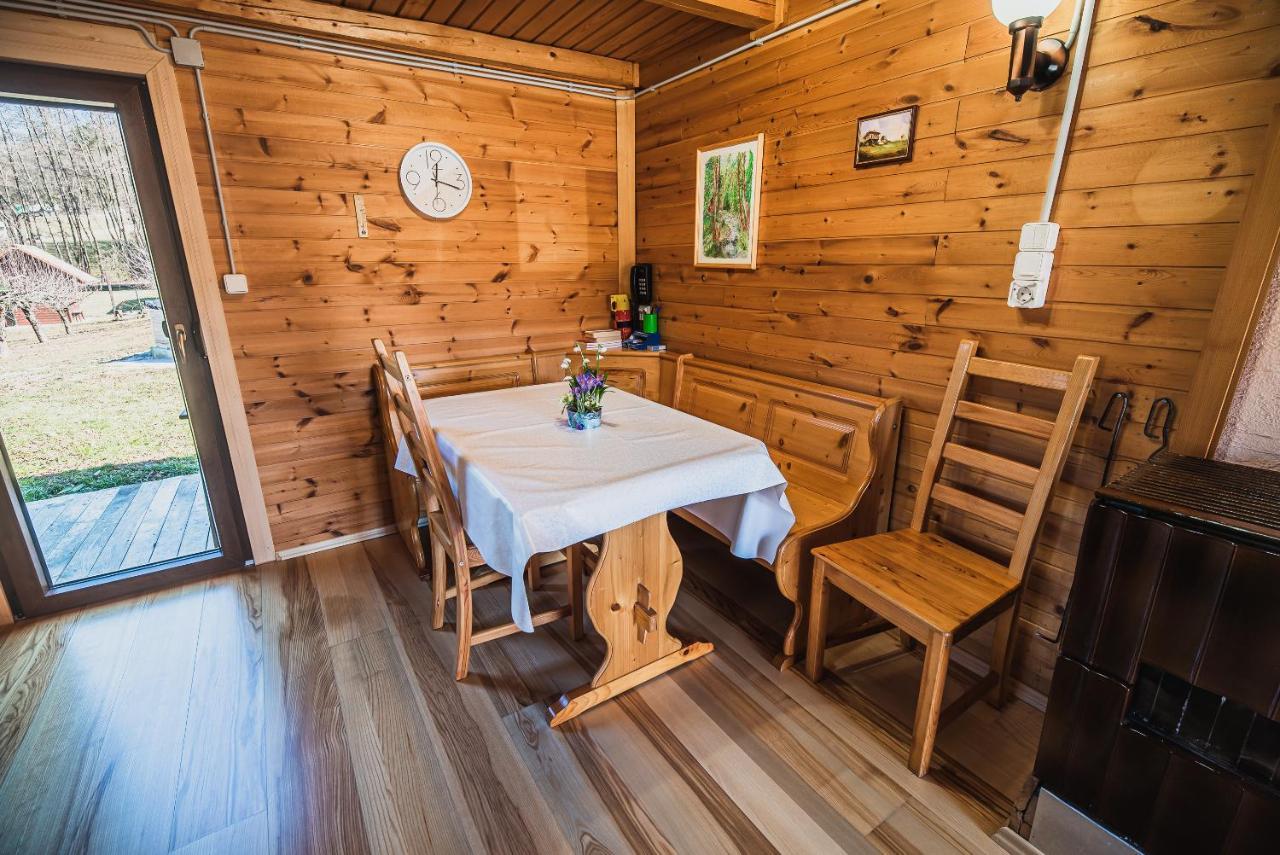 Wooden Cabin Zurej With Hot Tub Bukovje v Babni Gori Ngoại thất bức ảnh