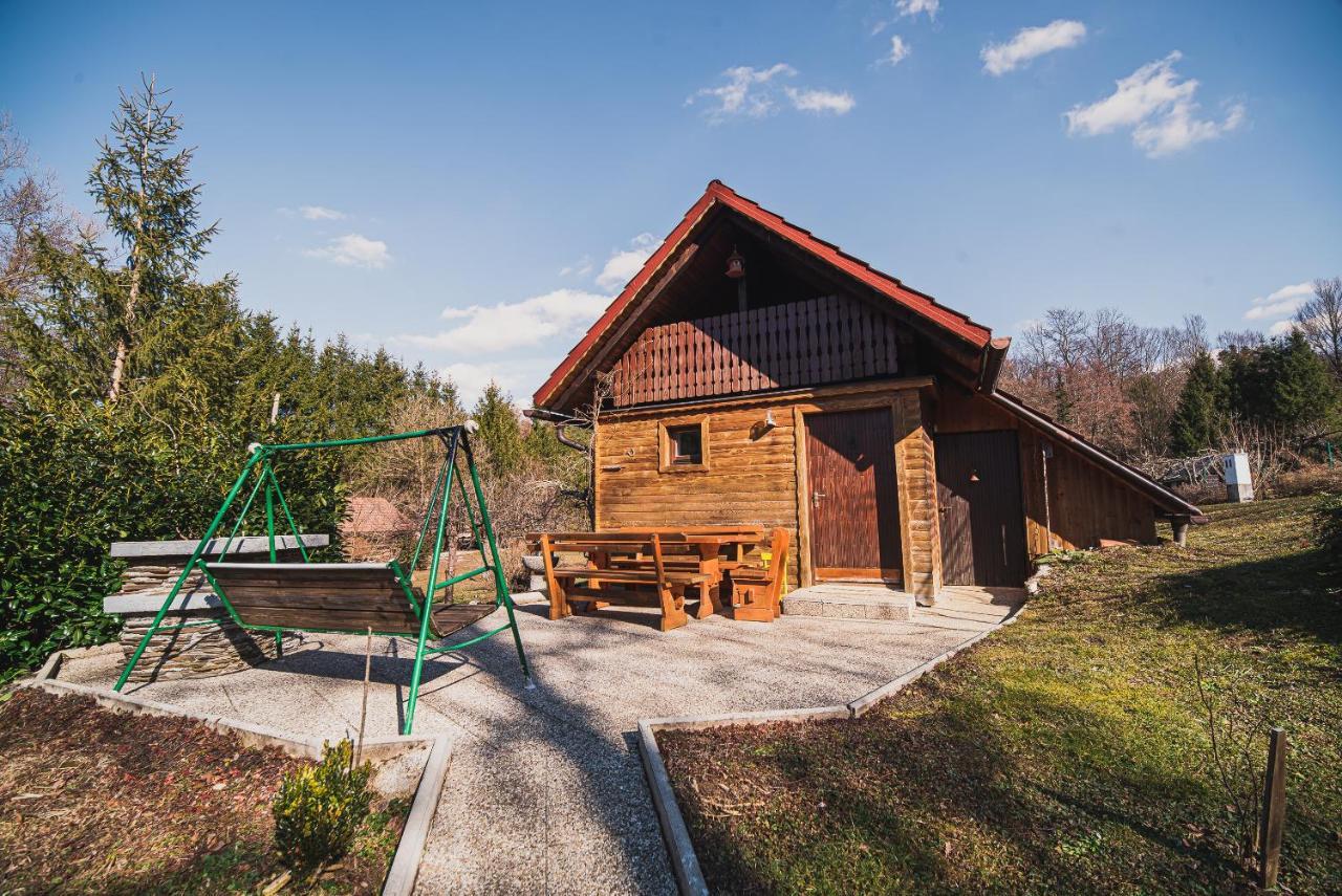 Wooden Cabin Zurej With Hot Tub Bukovje v Babni Gori Ngoại thất bức ảnh